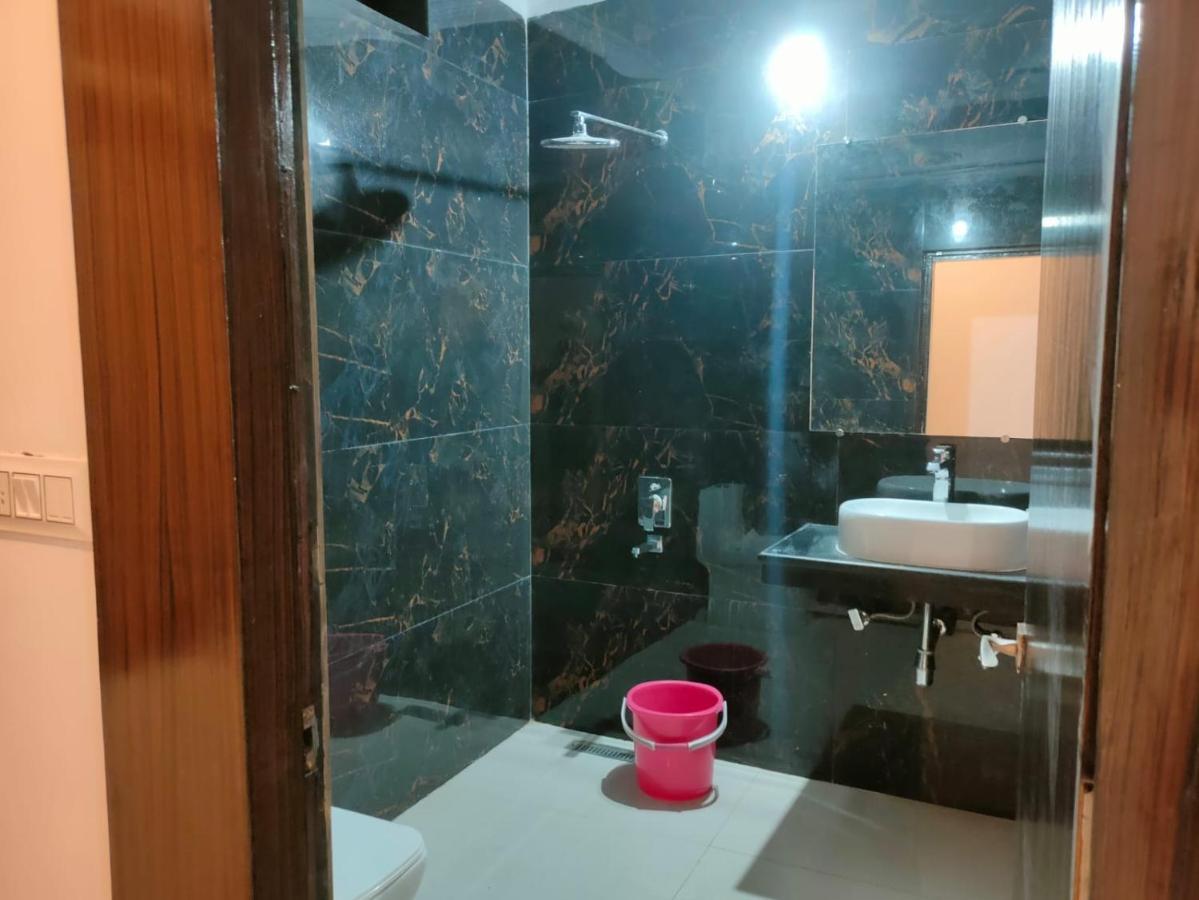 Hostel Arabian Night Khajuraho Bagian luar foto