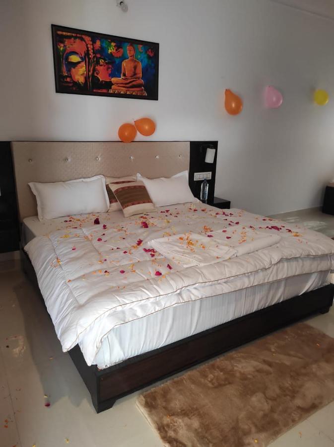Hostel Arabian Night Khajuraho Bagian luar foto